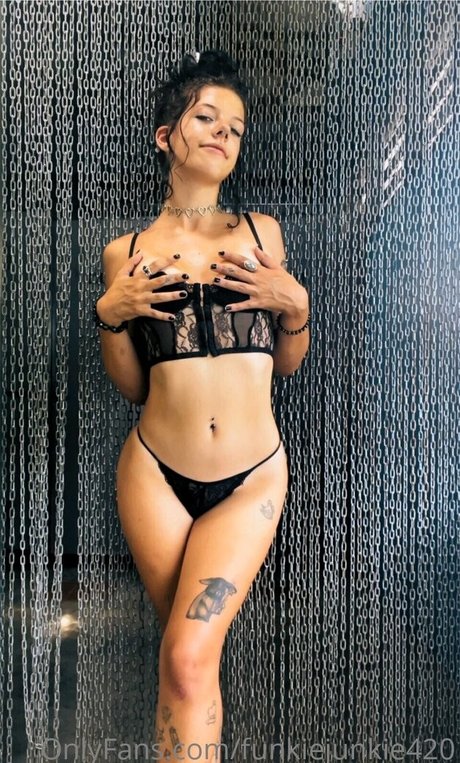 Meg Reillly onlyfans porno