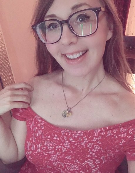 thesoftgoddess onlyfans leajs