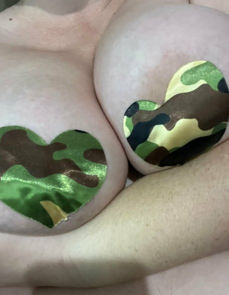 spicyvivianrain onlyfans model photos