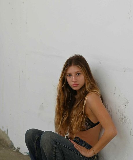 Roni Zouler onlyfans model photo