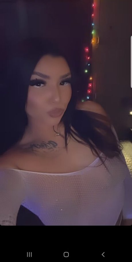 lynaiiiibabyy onlyfans picture