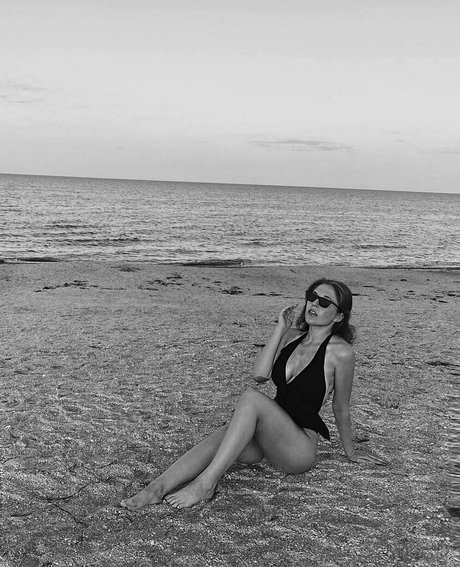 alexa sunny feet onlyfans