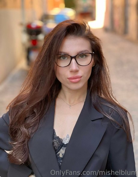 divine laura is on onlyfans