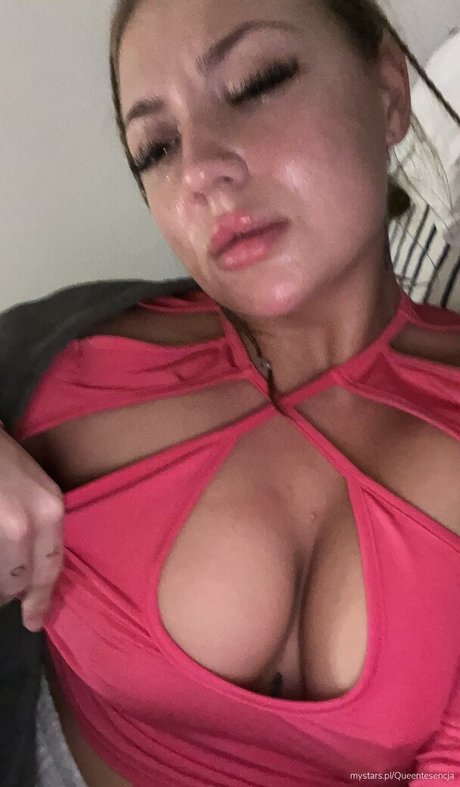 Queentesencja onlyfans nude content