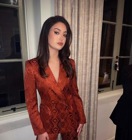 Bella Podaras only fans nude leaks