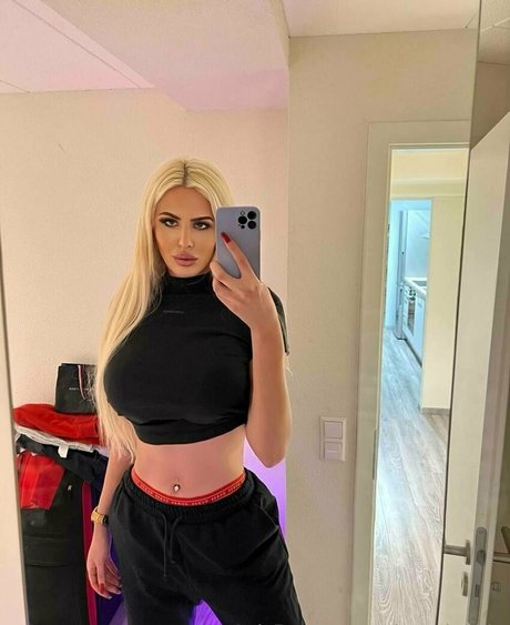 andreatsbarbie onlyfans leaked naked