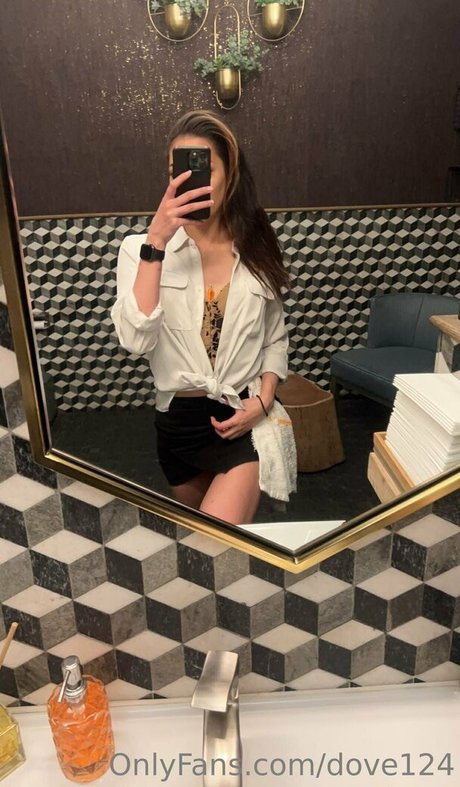 dove124 pics onlyfans