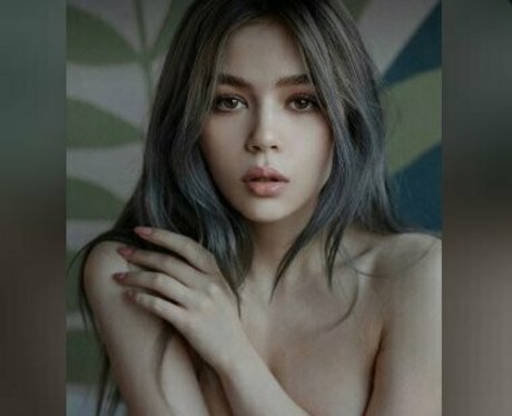 glowing nut onlyfans model photos