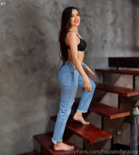 houseofgracey onlyfans striptease