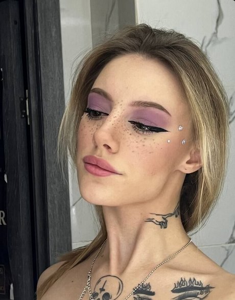 Tight Tokyo onlyfans model photos