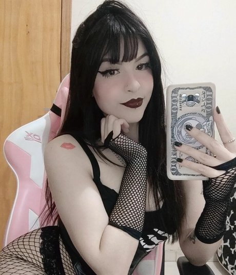 Lori Souza onlyfans page