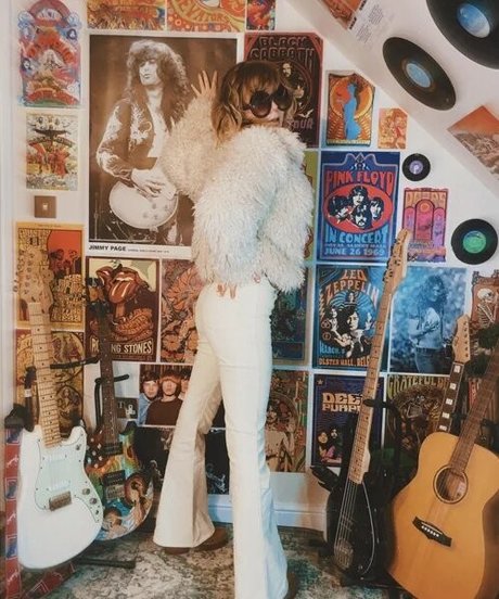 Issy Allen onlyfans xxx