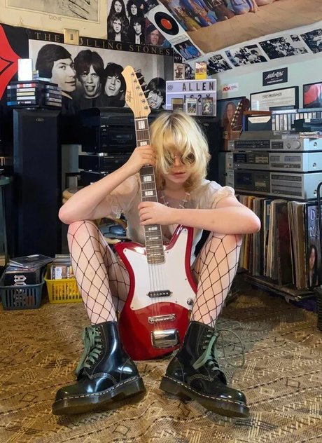 Issy Allen only fans leaks