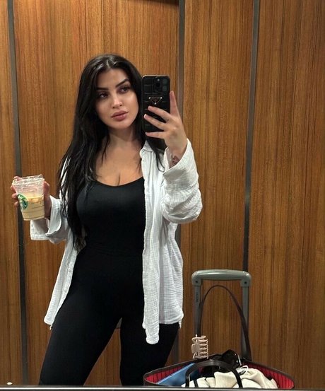 nattiinatt95 nudes onlyfans leaks