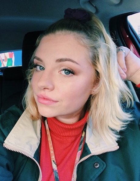 Ruth Choate onlyfans striptease