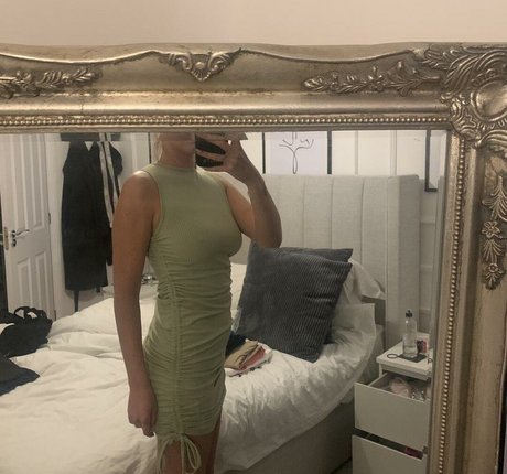 Faylee Oxenham feet onlyfans