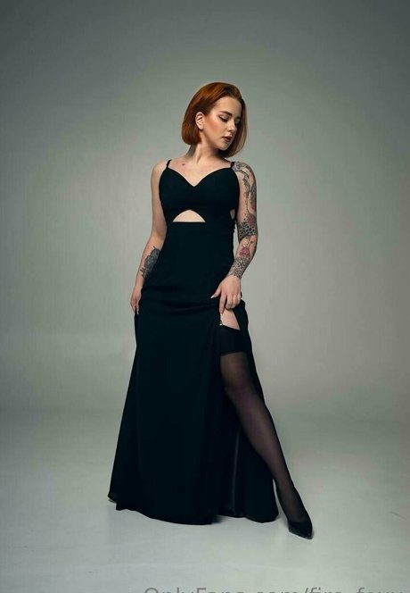 sarah holland nude only fans leaks