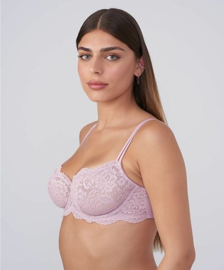 Noya Arviv boobs onlyfans