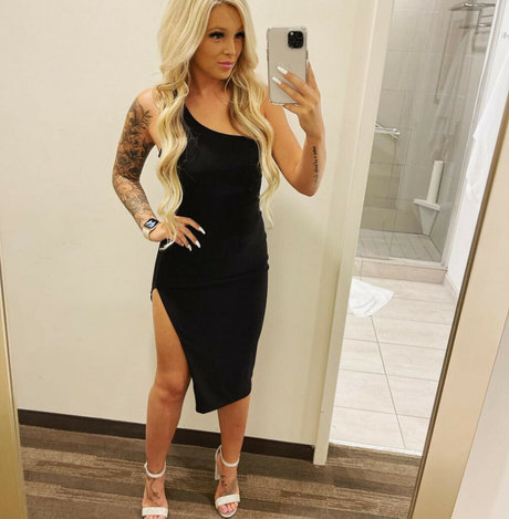 Blondebombshell383 leaks only fans