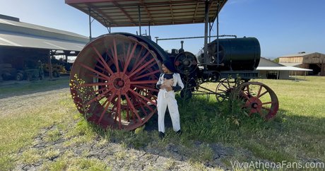 vivaathena onlyfans leaks.