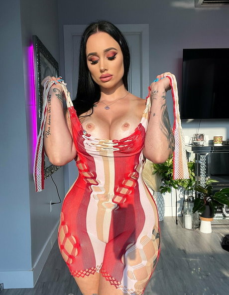 moneybirdette onlyfans striptease