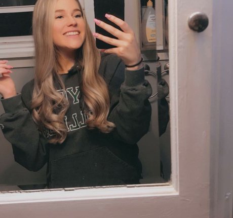 Alyssa Bryanne onlyfans content