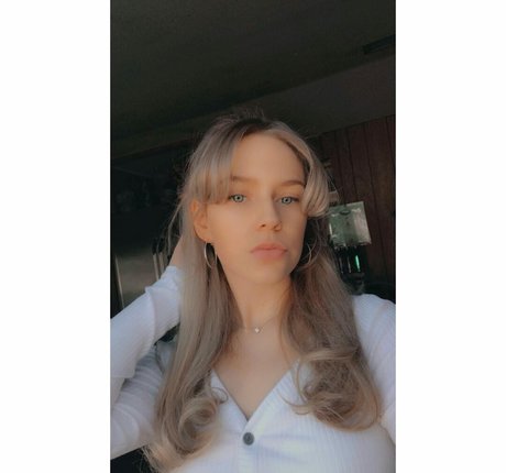 Alyssa Bryanne Profile pic