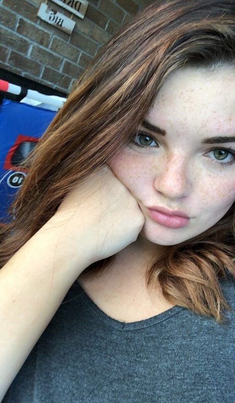 Alondra Larson onlyfans leaks free