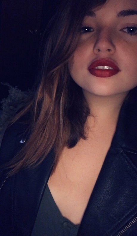 Alondra Larson onlyfans sexy