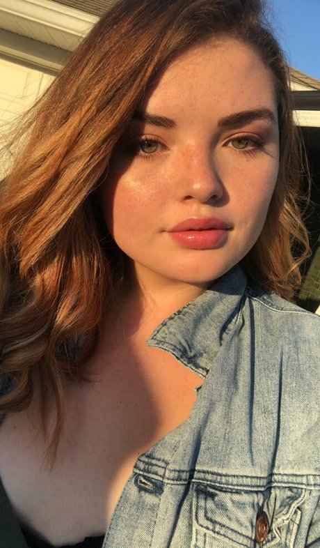 Alondra Larson is on onlyfans