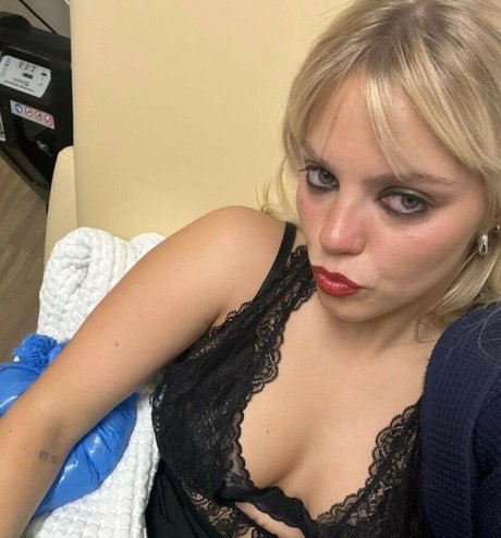 Renee Rapp onlyfans leak porn