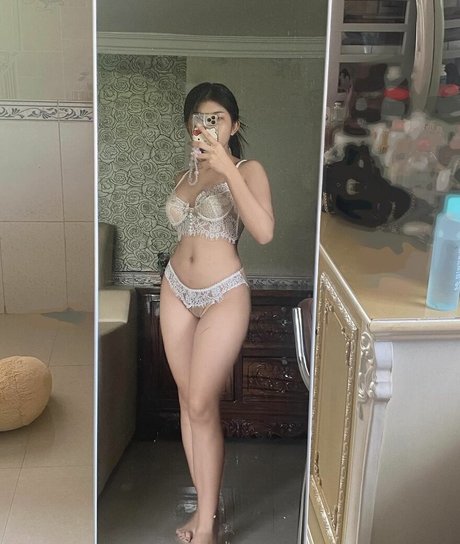 Juu Lynn onlyfans nude pictures