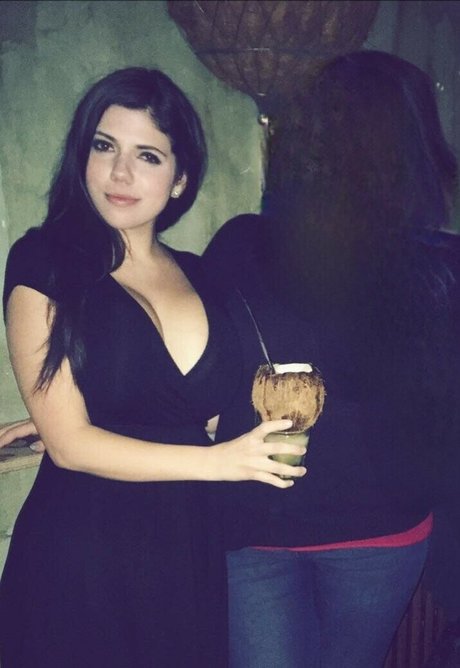 Emily Helen Barry onlyfans strip tease