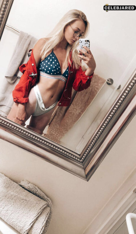 Zola Bzdek onlyfans porn