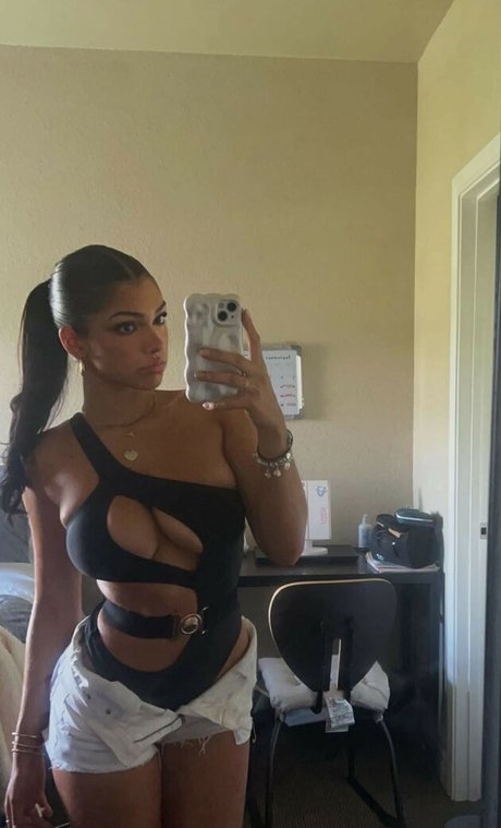 Yalibarel only fans photos