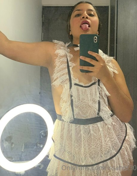 issahott31 onlyfans nude porn