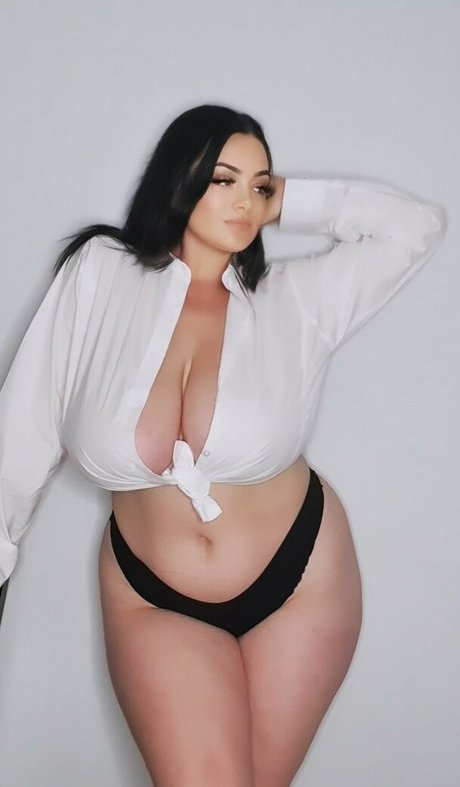 Busty Klara onlyfans hot