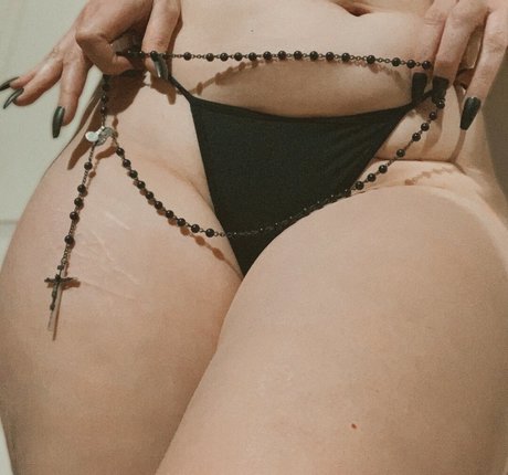 Sp00kyghoul onlyfans nude pics