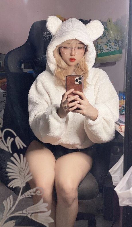 Mercury Nguyen onlyfans naked