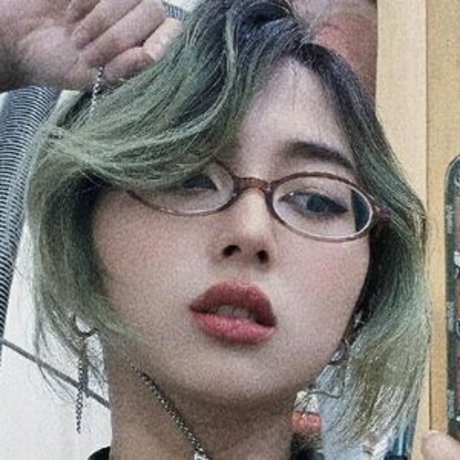 Mercury Nguyen onlyfans posts