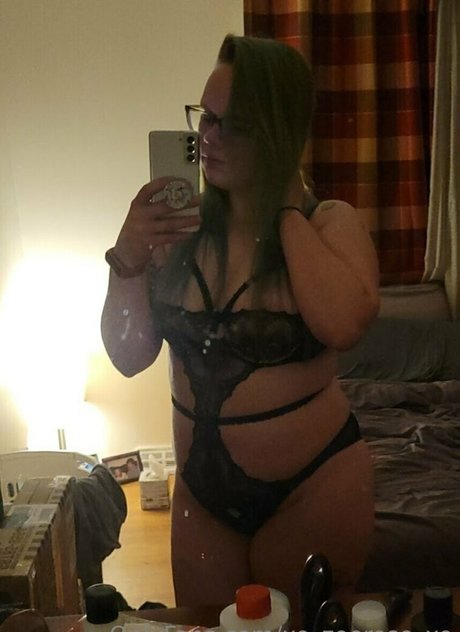 xo zoerose xo nude onlyfans leaks