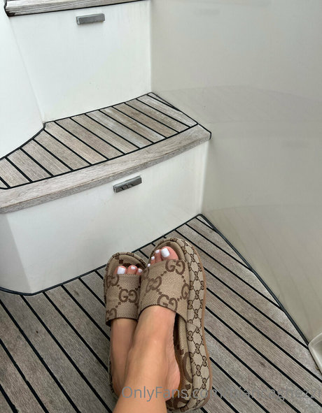 itsbiancaghezzi onlyfans topless