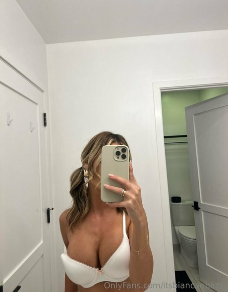 itsbiancaghezzi onlyfans topless