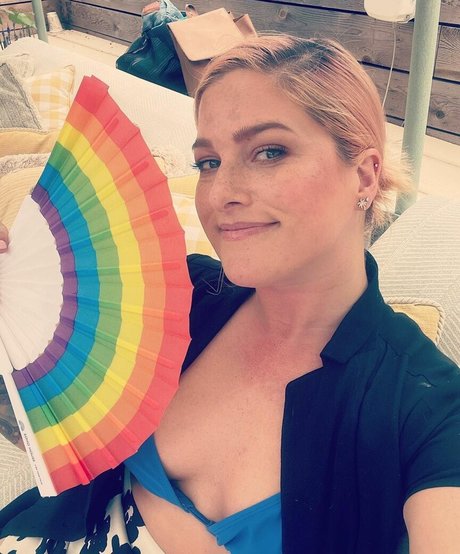 Cassadee Pope onlyfans