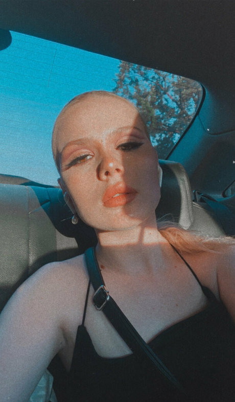 lina pie onlyfans model