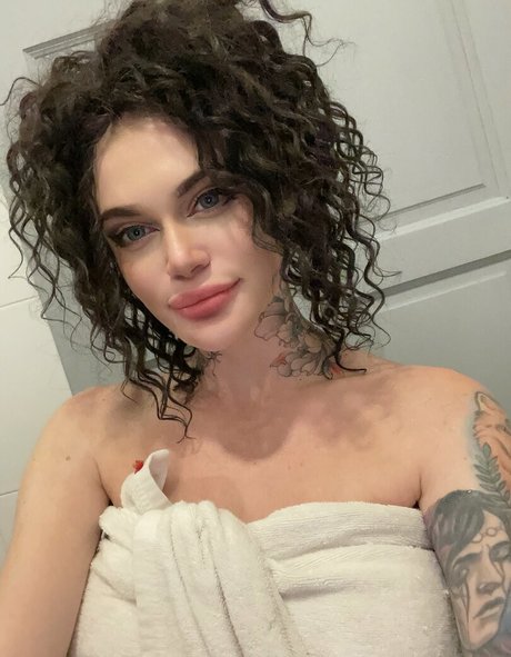 iamvirtuallady onlyfans nudes