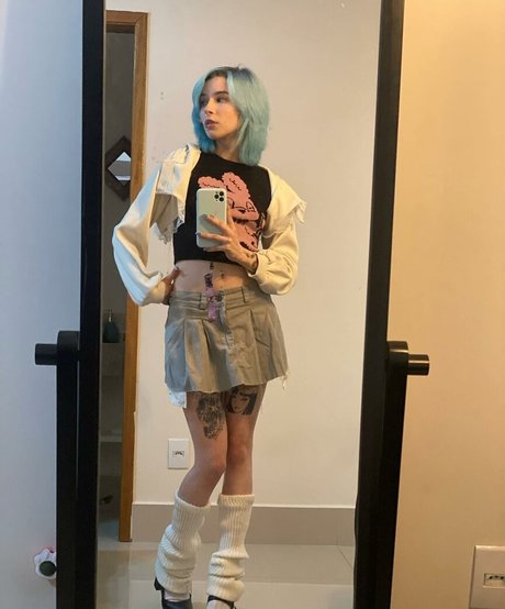 Luh Setra onlyfans leake