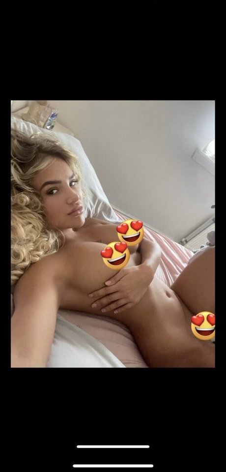 mollymazs only fans pics