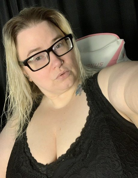 adenahx onlyfans leaked pics