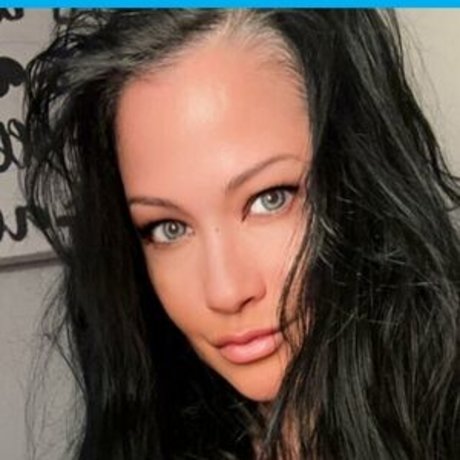 Alley Baggett onlyfans boobs